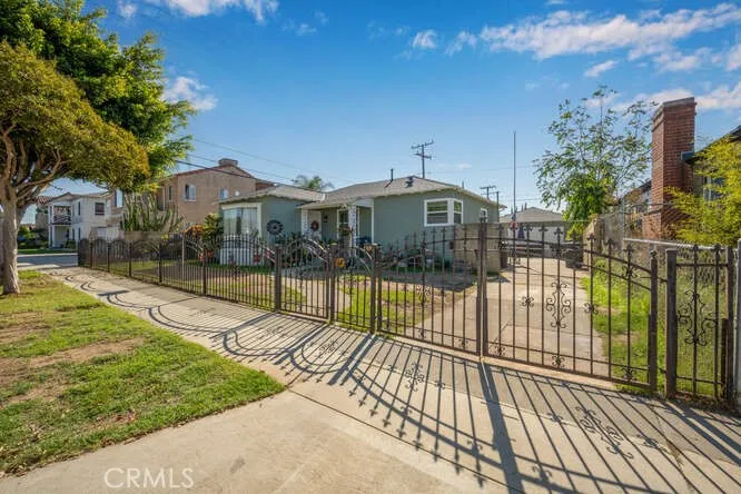 6044 Northside Drive, East Los Angeles, California 90022 home-pic-4