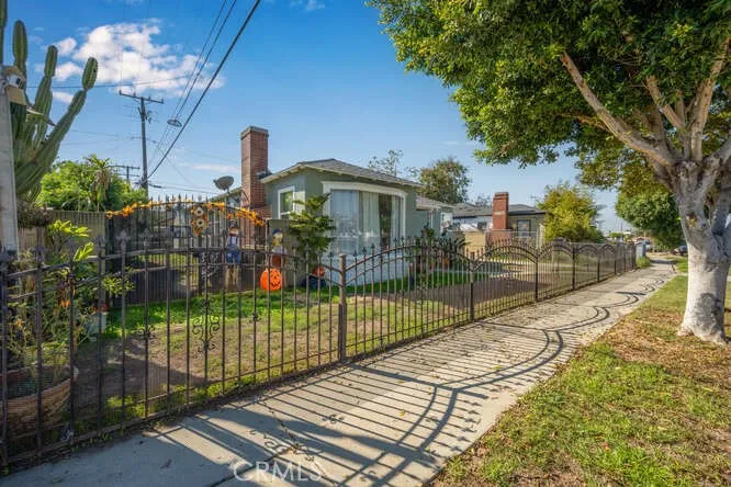 6044 Northside Drive, East Los Angeles, California 90022 home-pic-2