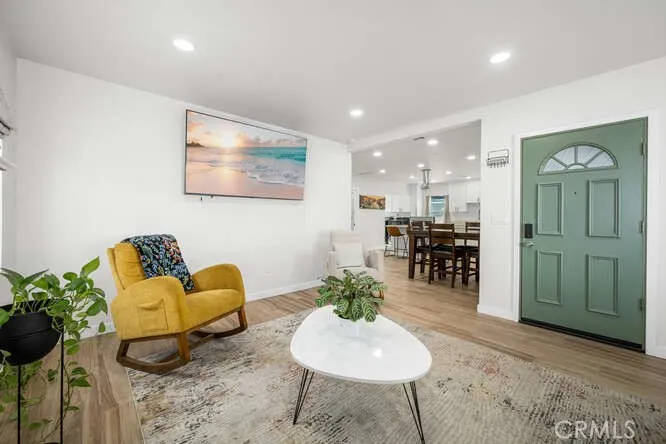 6044 Northside Drive, East Los Angeles, California 90022 home-pic-17