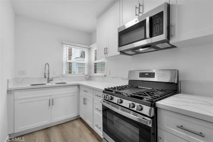 908 Manhattan Avenue, Hermosa Beach, California 90254