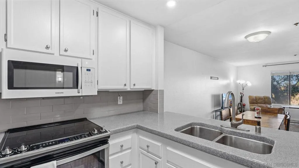5980 Dandridge Ln 215, San Diego, California 92115 home-pic-5