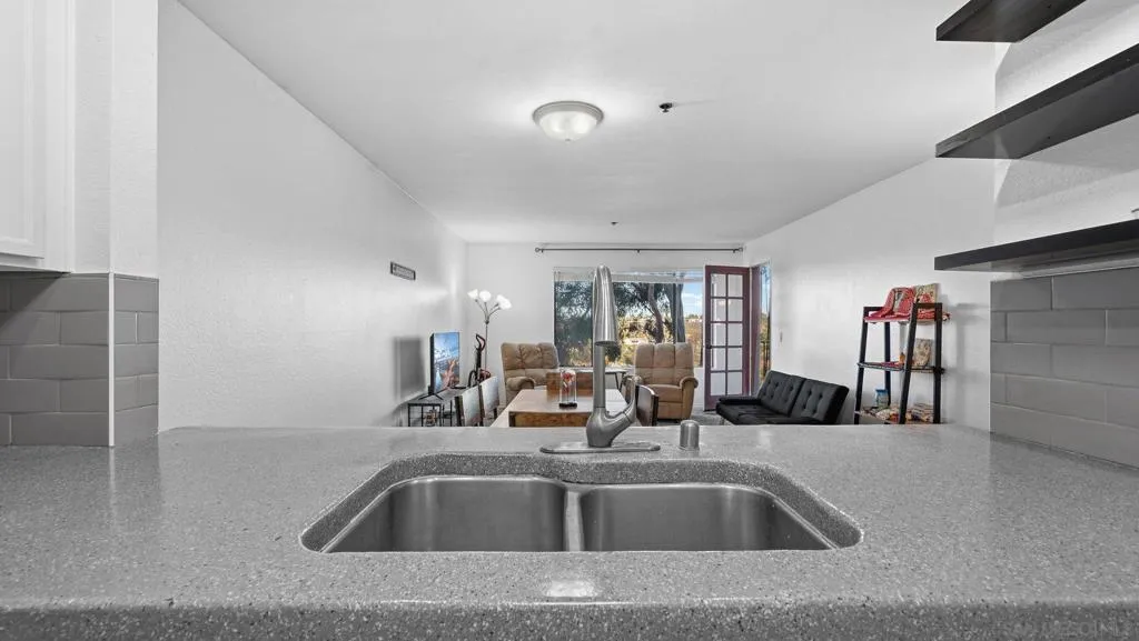 5980 Dandridge Ln 215, San Diego, California 92115 home-pic-7
