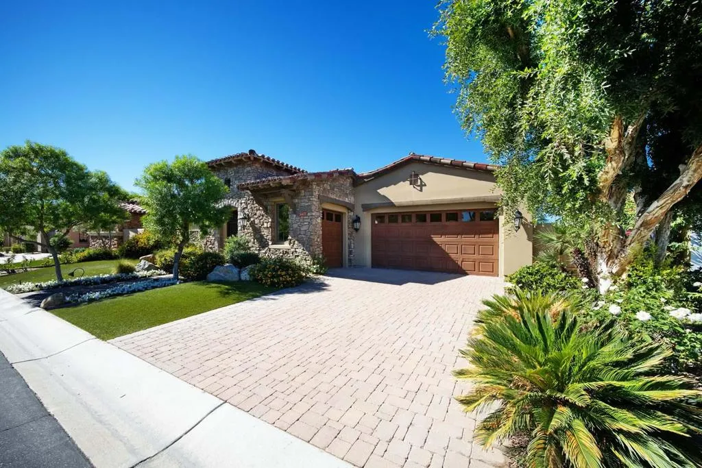 43677 Via Orvieto, Indian Wells, California 92210 home-pic-3
