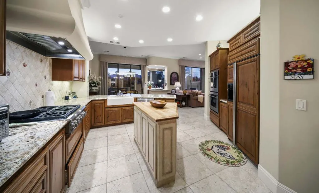 43677 Via Orvieto, Indian Wells, California 92210 home-pic-40