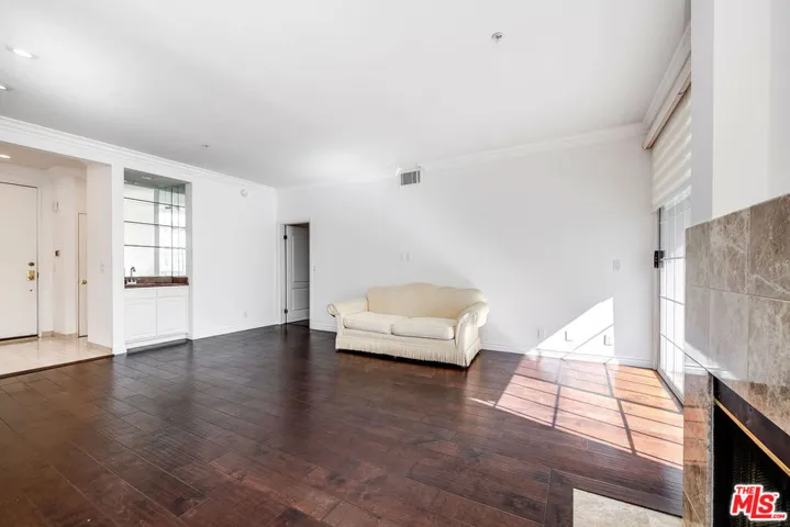 10630 Eastborne Avenue 203, Los Angeles, California 90024