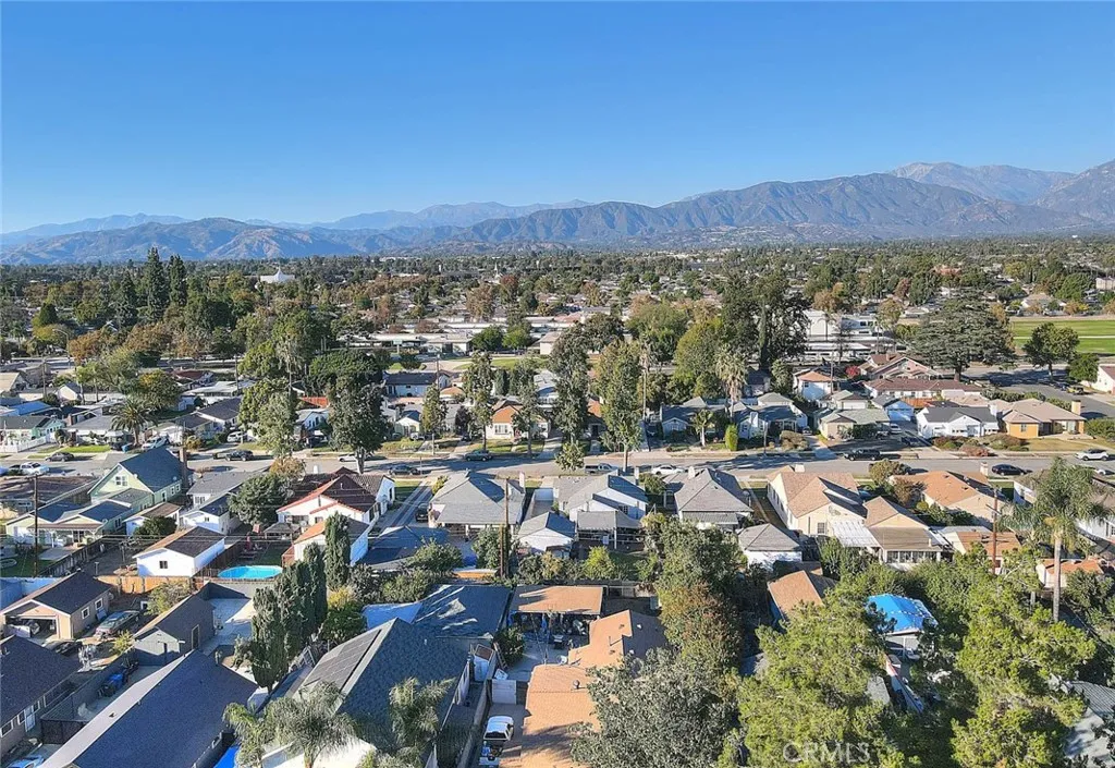 656 E Columbia, Pomona, California 91767 home-pic-26