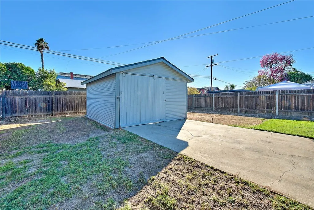 656 E Columbia, Pomona, California 91767 home-pic-23