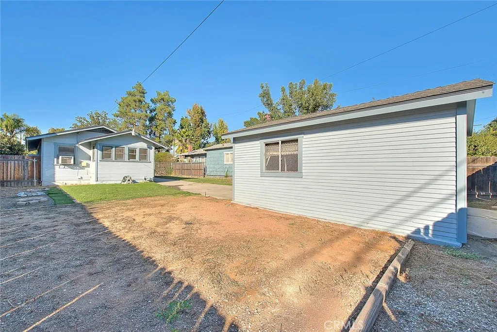 656 E Columbia, Pomona, California 91767 home-pic-32