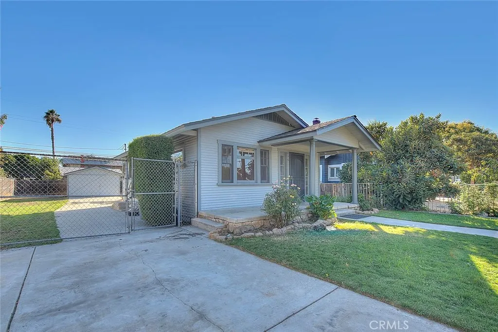 656 E Columbia, Pomona, California 91767 home-pic-30
