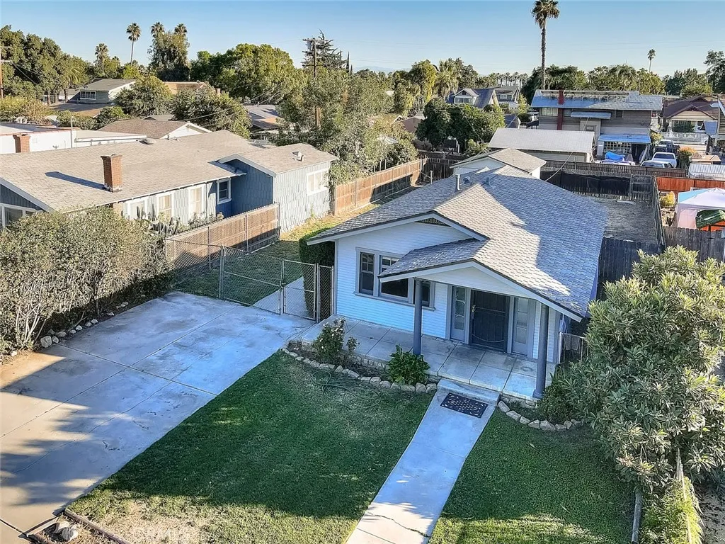 656 E Columbia, Pomona, California 91767 home-pic-27
