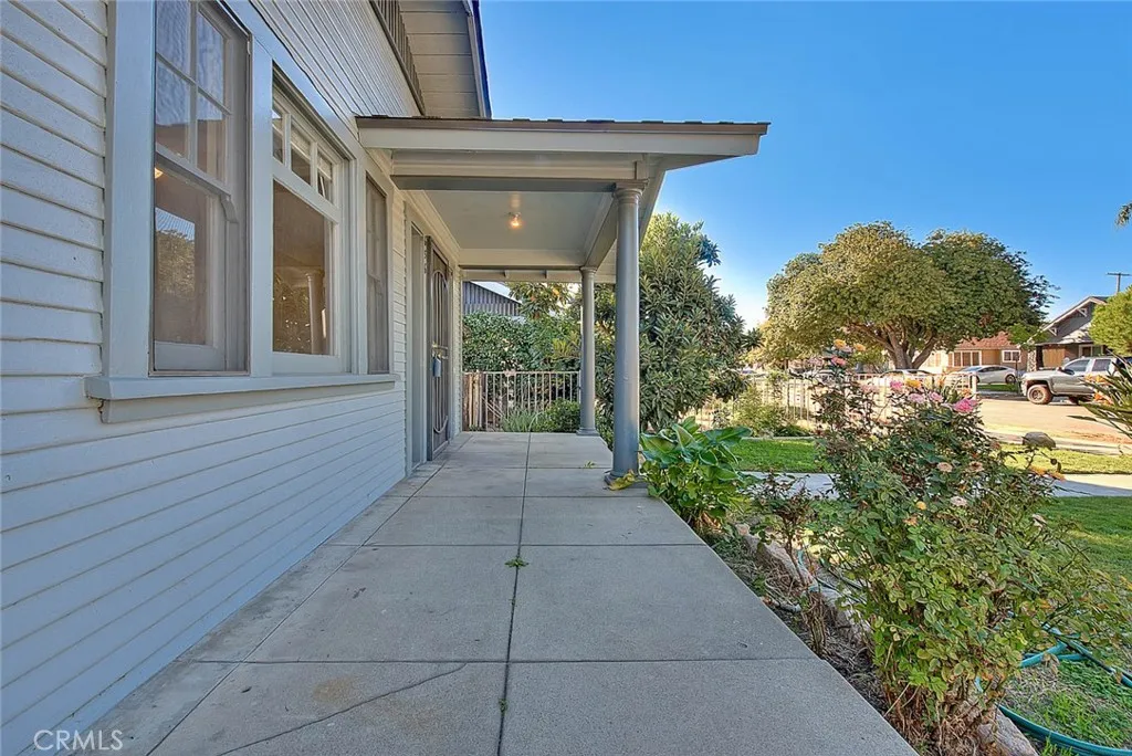 656 E Columbia, Pomona, California 91767 home-pic-3