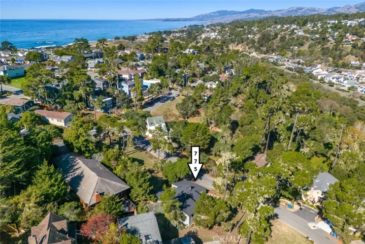 Ideal location on Park Hill Close to the ocean, Shamel Park ocean, Fiscalini ranch preserve and the West village of Cambria.
