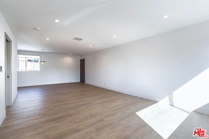 12425 Texas Avenue 14, Los Angeles, California 90025