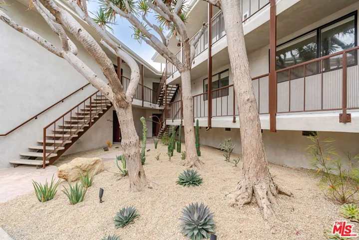 12425 Texas Avenue 14, Los Angeles, California 90025