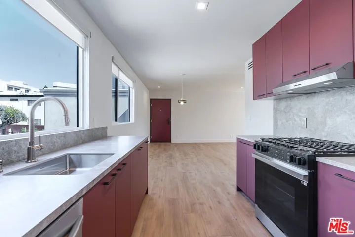 12425 Texas Avenue 14, Los Angeles, California 90025