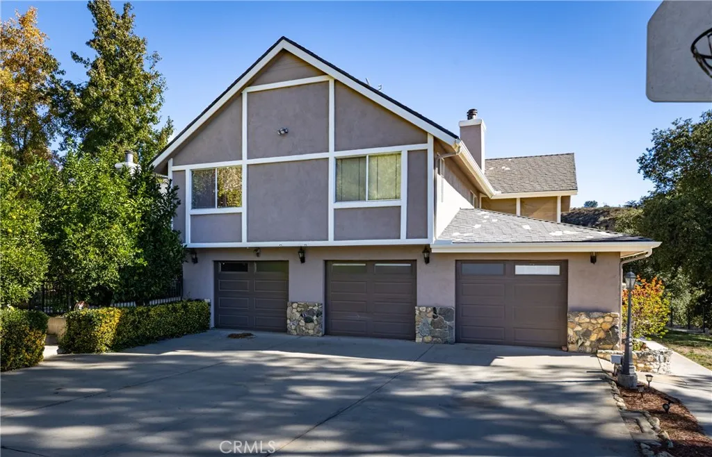8620 Apple Tree, Cherry Valley, California 92223 home-pic-1