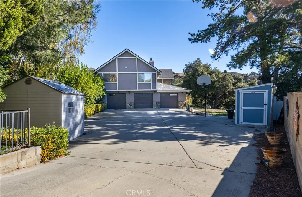 8620 Apple Tree, Cherry Valley, California 92223 home-pic-5