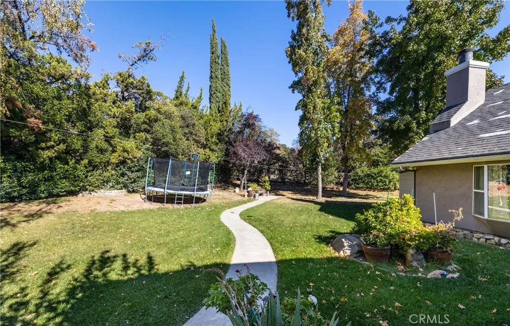 8620 Apple Tree, Cherry Valley, California 92223 home-pic-6