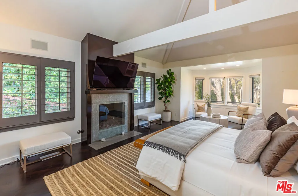 851 Glenmont Avenue, Los Angeles, California 90024 home-pic-13