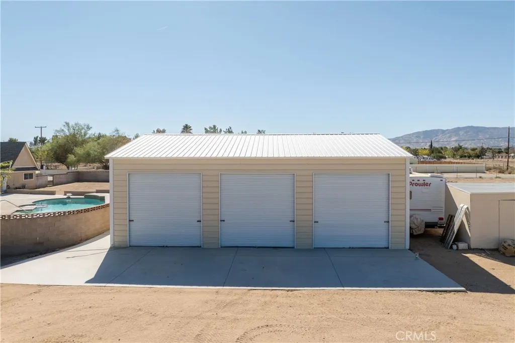 41009 17th W, Palmdale, California 93551 home-pic-4