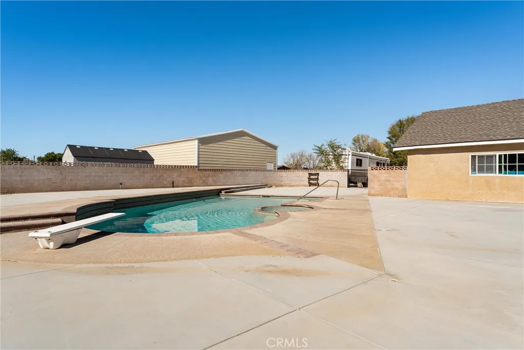 41009 17th W, Palmdale, California 93551 home-pic-5