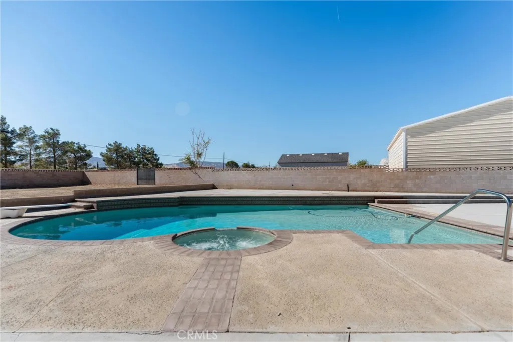 41009 17th W, Palmdale, California 93551 home-pic-7