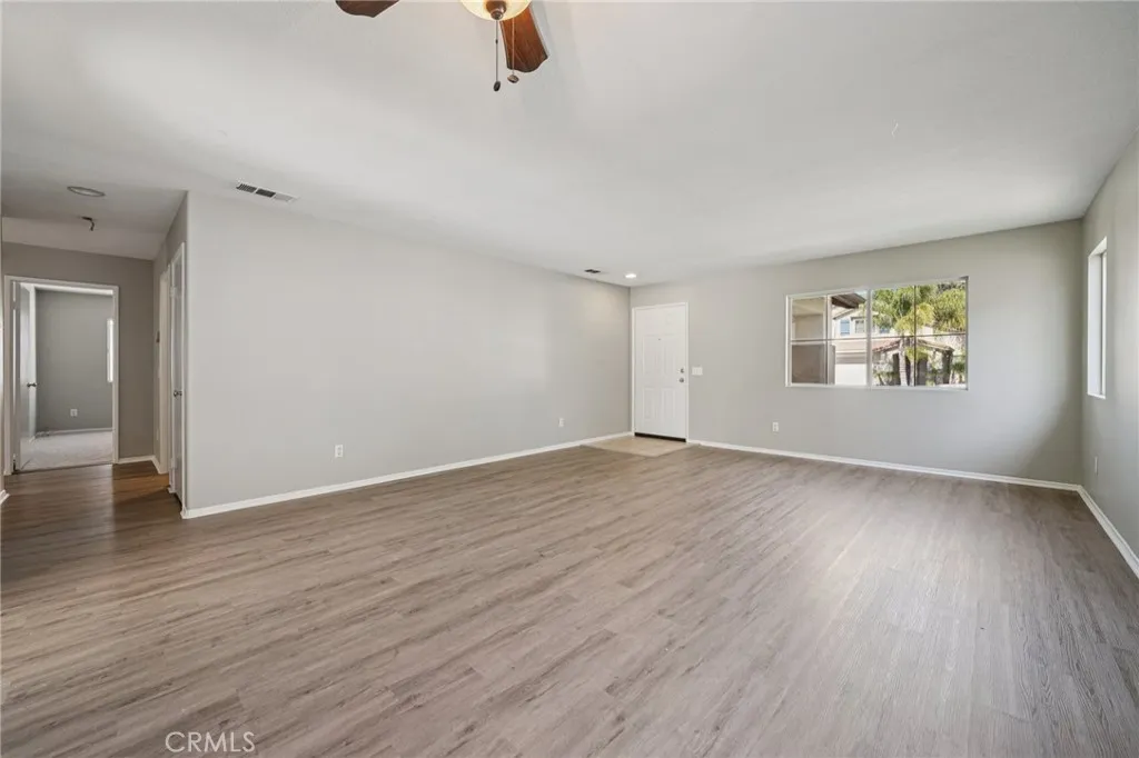 32255 Corte Illora, Temecula, California 92592 home-pic-3