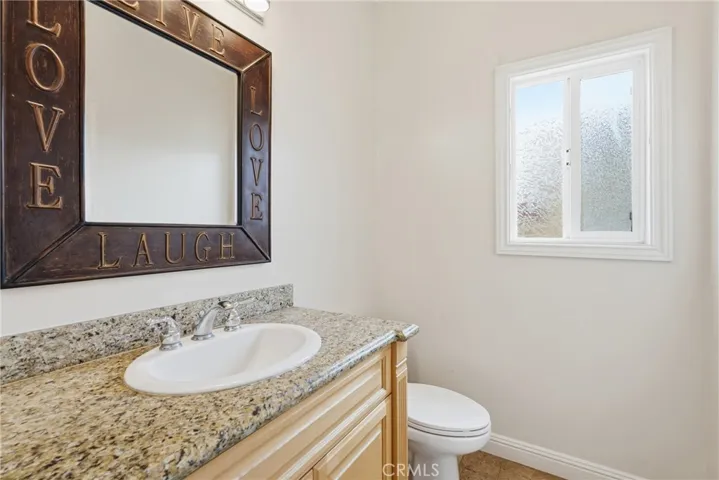 Upstairs 1/2 Bath