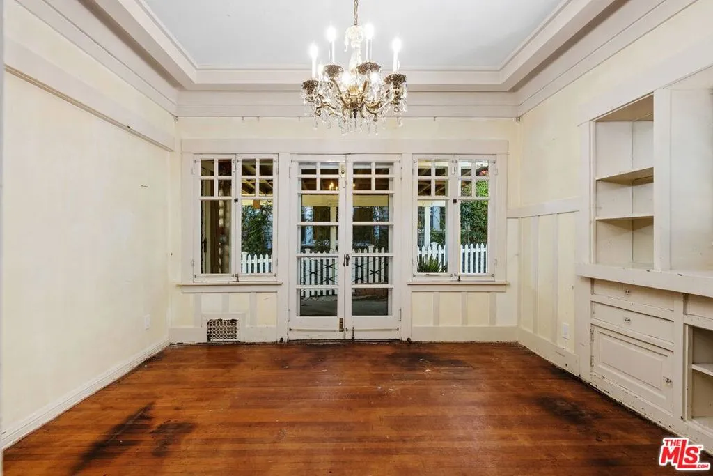 239 S Gramercy Place, Los Angeles, California 90004 home-pic-8