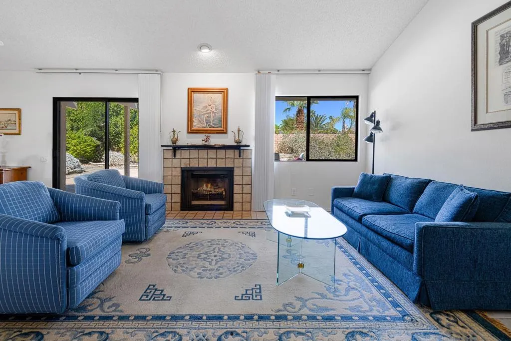 1370 E Gem Circle, Palm Springs, California 92264 home-pic-4