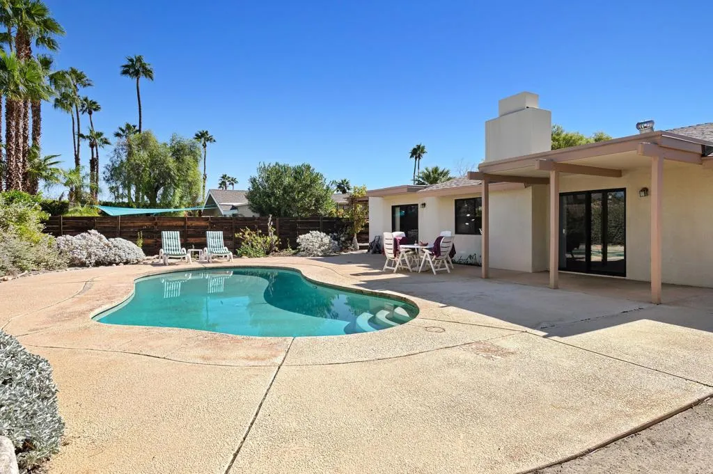 1370 E Gem Circle, Palm Springs, California 92264 home-pic-14