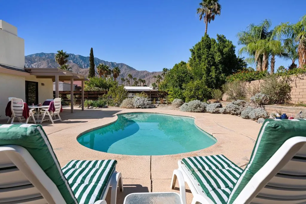 1370 E Gem Circle, Palm Springs, California 92264 home-pic-0