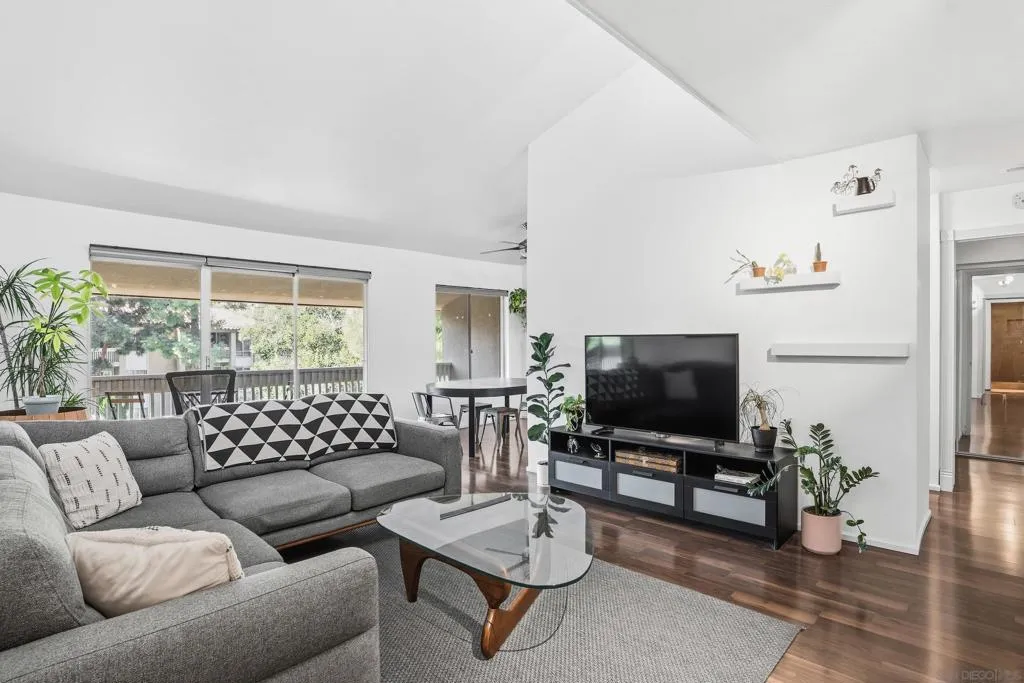 1885 Diamond St 333, San Diego, California 92109 home-pic-1