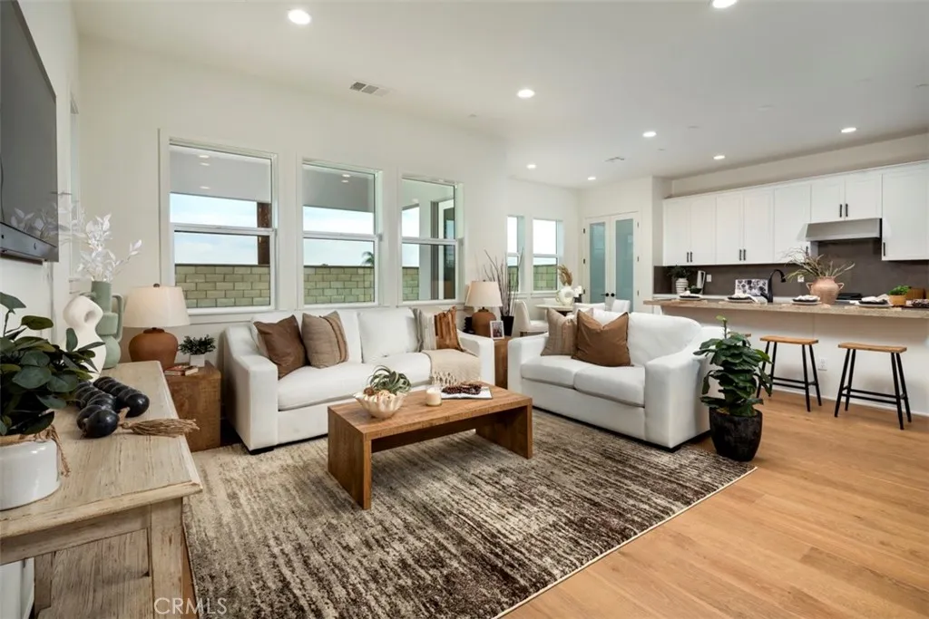 18016 Roch Court, Fountain Valley, California 92708 home-pic-1