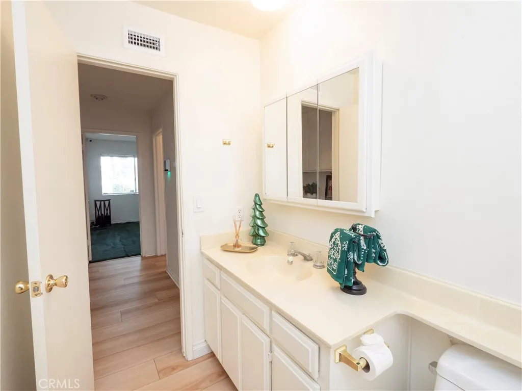 5317 N Barranca, Covina, California 91722 home-pic-25