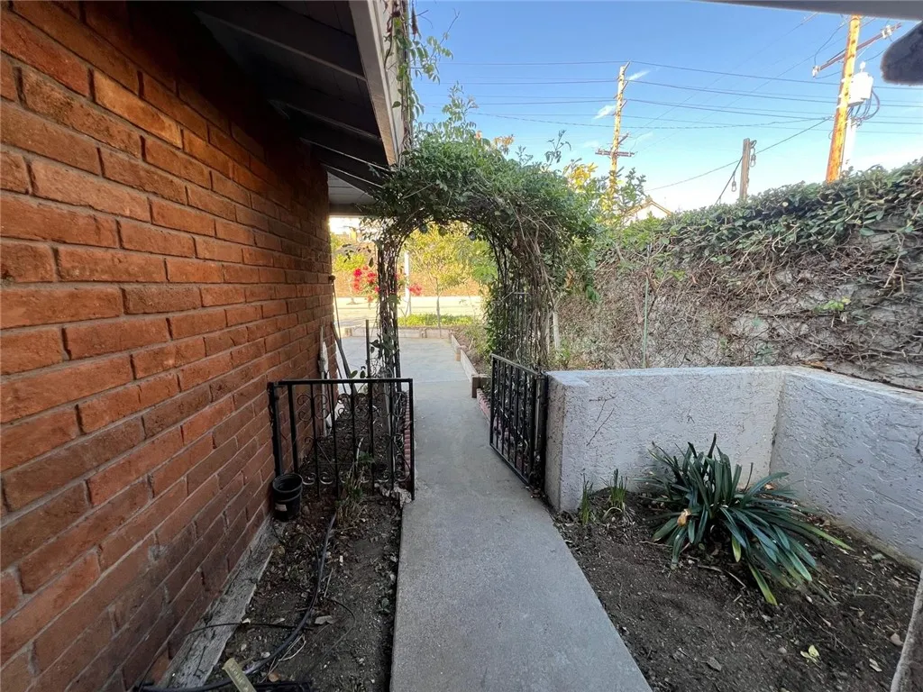 1323 W Lincoln, Montebello, California 90640 home-pic-14