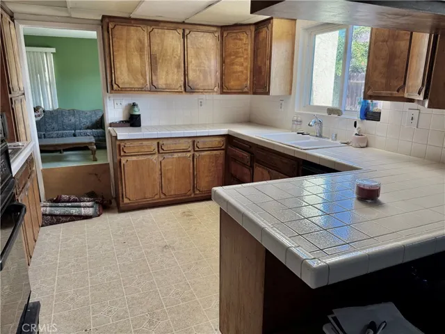 Generous Counter Space