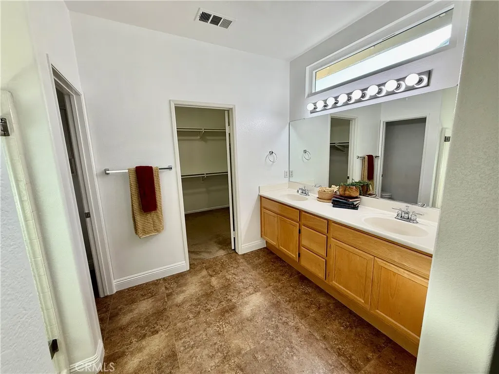 27786 Panorama Hills Drive, Menifee, California 92584 home-pic-8