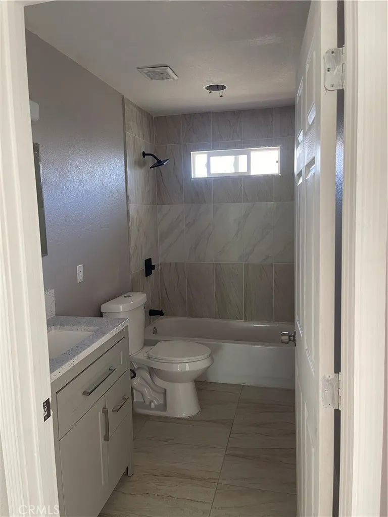 37720 90th E, Littlerock, California 93543 home-pic-32