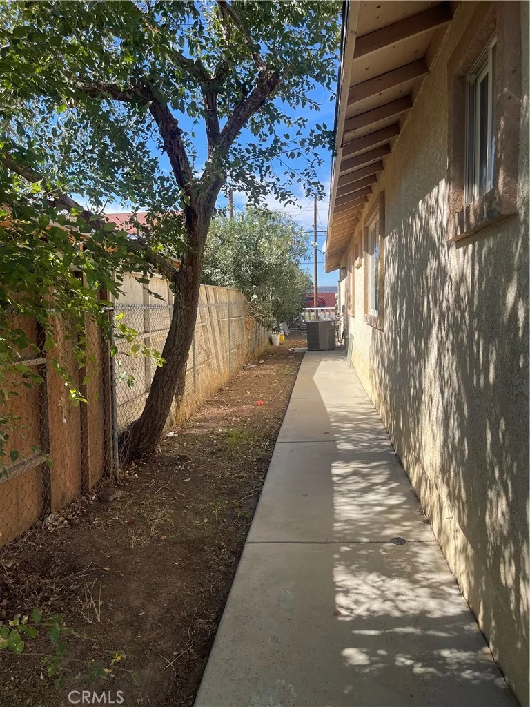 37720 90th E, Littlerock, California 93543 home-pic-8