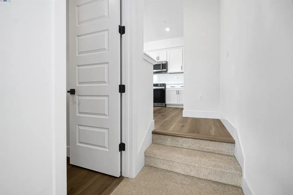 2055 Clement Avenue, Alameda, California 94501 home-pic-20