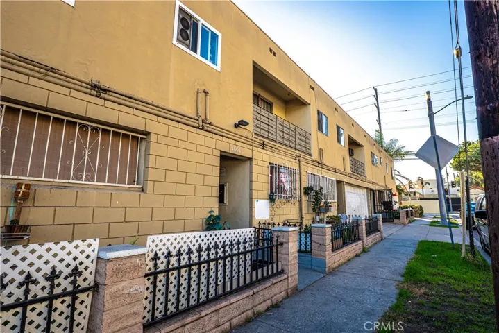 5666 Lemon Grove 8, Los Angeles, California 90038