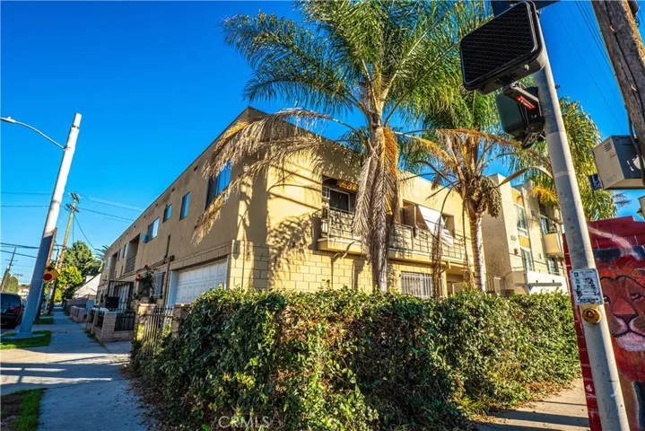 5666 Lemon Grove 8, Los Angeles, California 90038