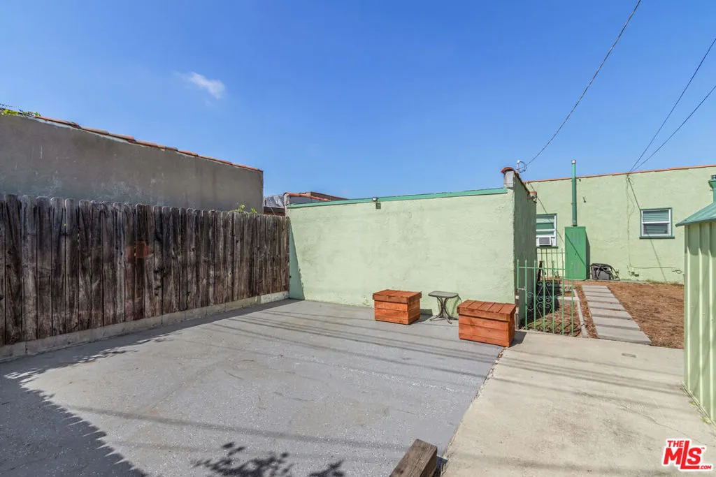 1424 W 94th Place, Los Angeles, California 90047 home-pic-39