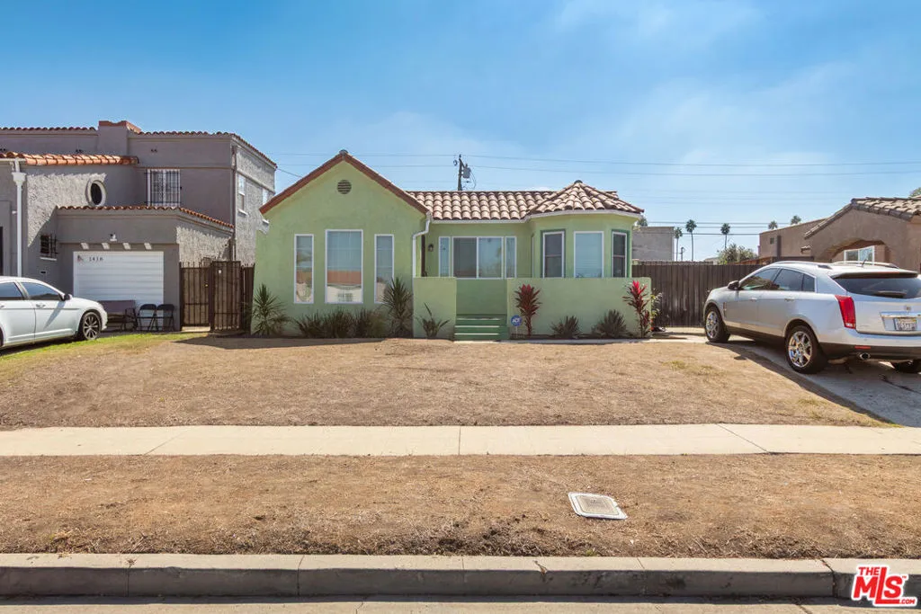 1424 W 94th Place, Los Angeles, California 90047 home-pic-3