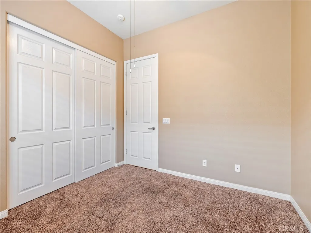 10364 Lakeshore Drive, Apple Valley, California 92308 home-pic-30