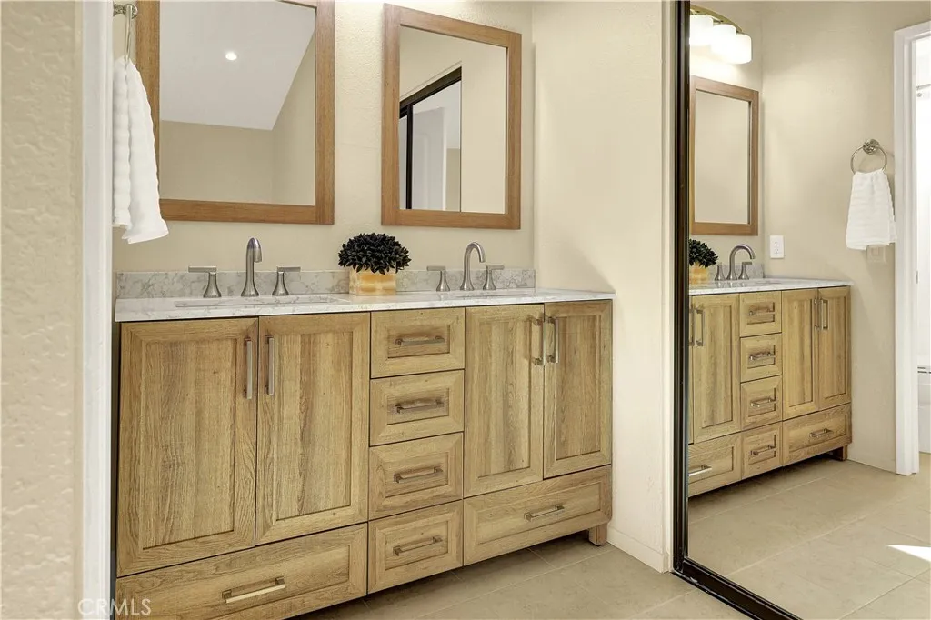 8482 E Amberwood, Anaheim, California 92808 home-pic-16