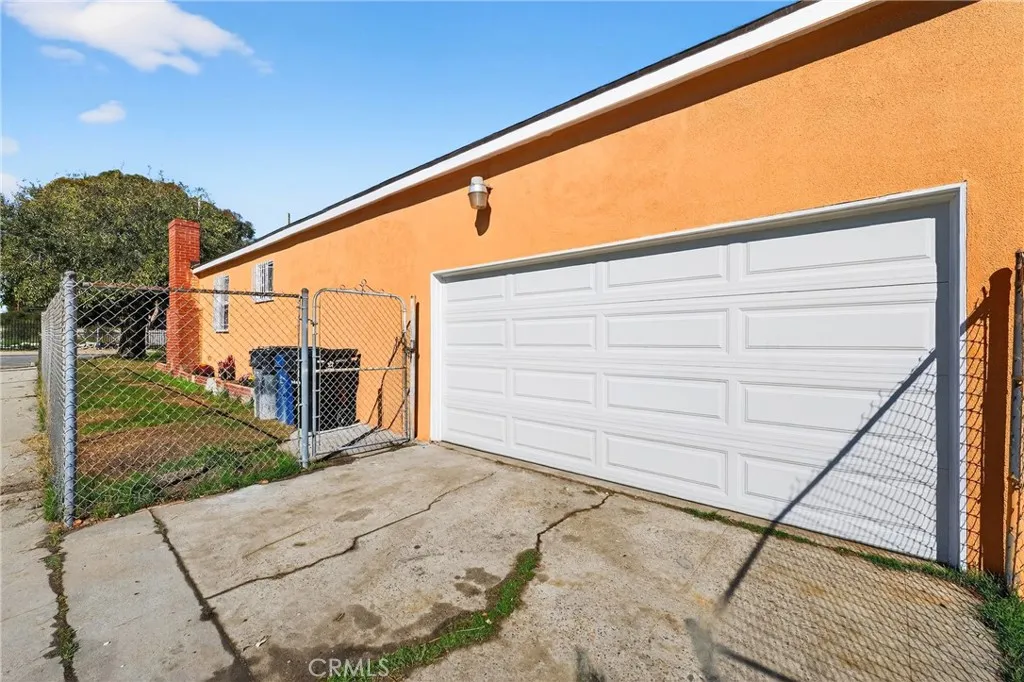 12032 Athens, Los Angeles, California 90061 home-pic-5