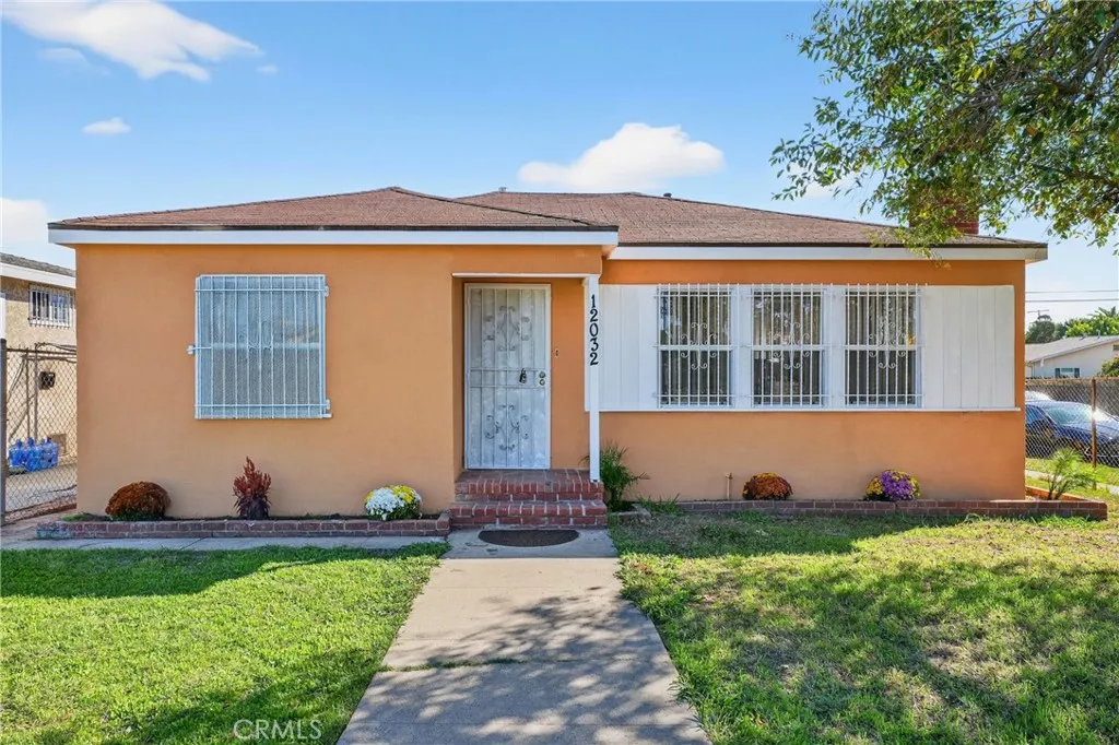 12032 Athens, Los Angeles, California 90061 home-pic-0