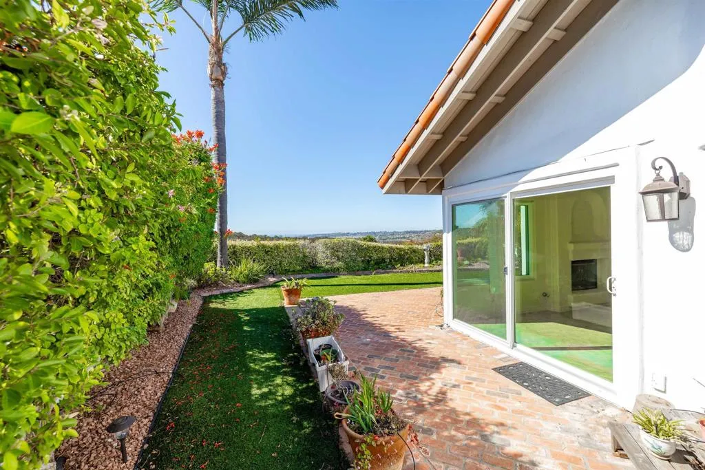 4125 Arcadia Way, Oceanside, California 92056 home-pic-18